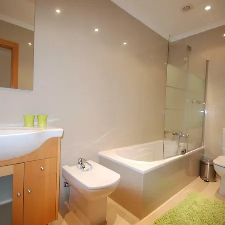 Branca Casa de Férias *